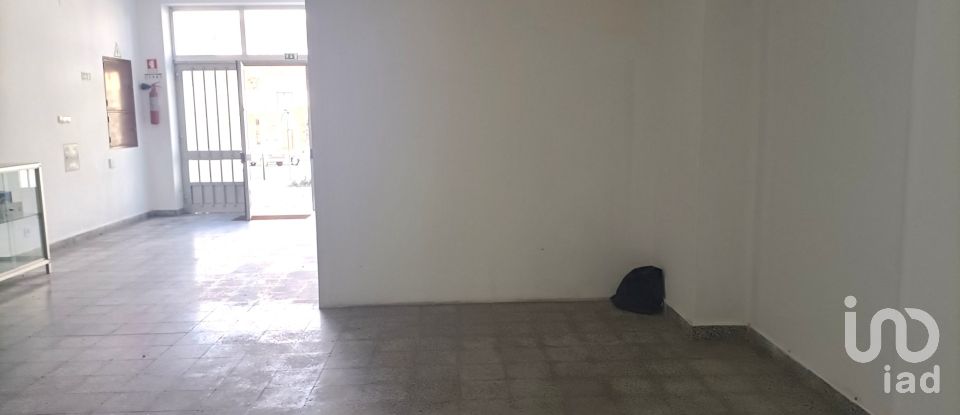 Boutique/Local commercial à Vila Franca de Xira de 110 m²