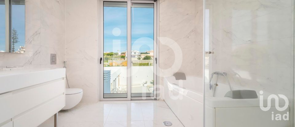 House T5 in Montenegro of 243 m²