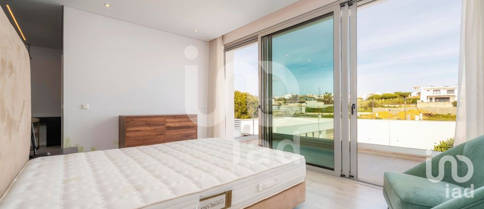 House T5 in Montenegro of 243 m²