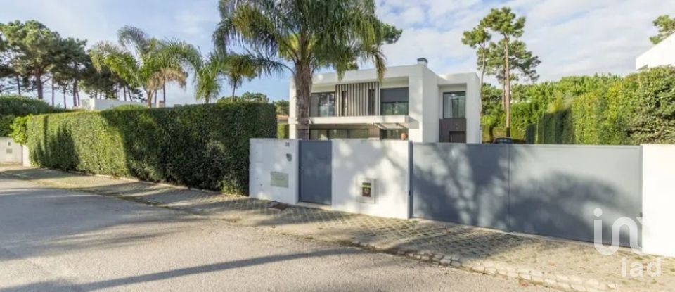 Moradia T3 em Charneca De Caparica E Sobreda de 220 m²