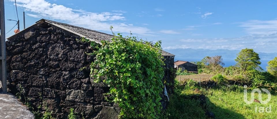 Terrain à Ribeirinha de 750 m²