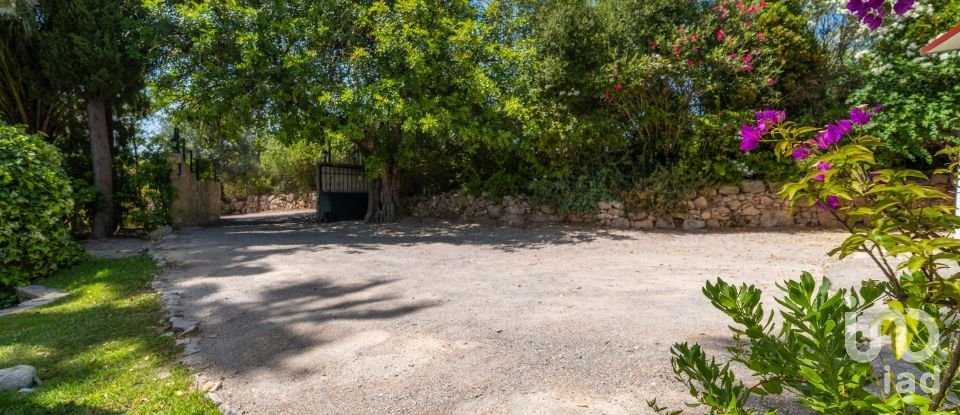 House T4 in Santa Bárbara de Nexe of 201 m²