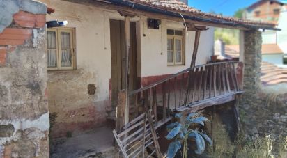 Maison de village T2 à Castanheira de Pêra e Coentral de 98 m²