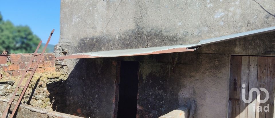 Casa de aldeia T2 em Castanheira de Pêra e Coentral de 98 m²