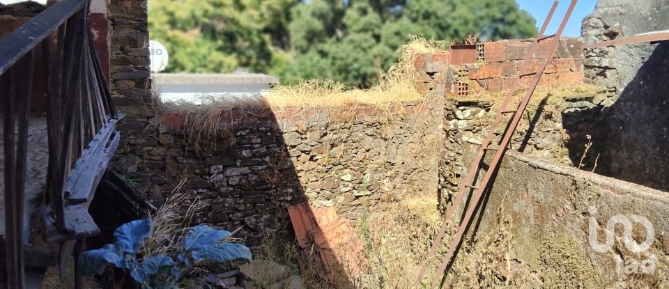 Casa de aldeia T2 em Castanheira de Pêra e Coentral de 98 m²