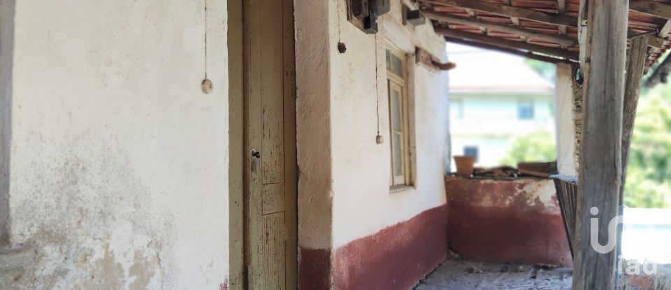 Casa de aldeia T2 em Castanheira de Pêra e Coentral de 98 m²