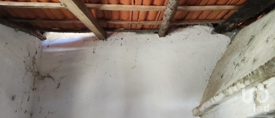 Casa de aldeia T2 em Castanheira de Pêra e Coentral de 98 m²