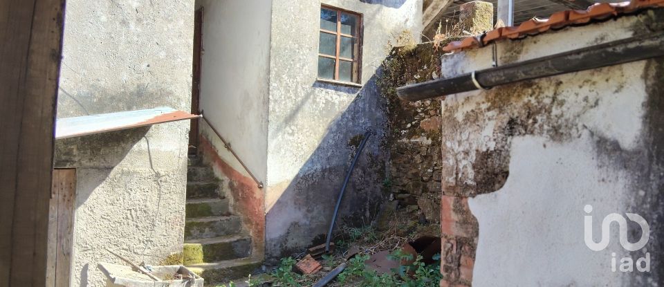 Casa de aldeia T2 em Castanheira de Pêra e Coentral de 98 m²