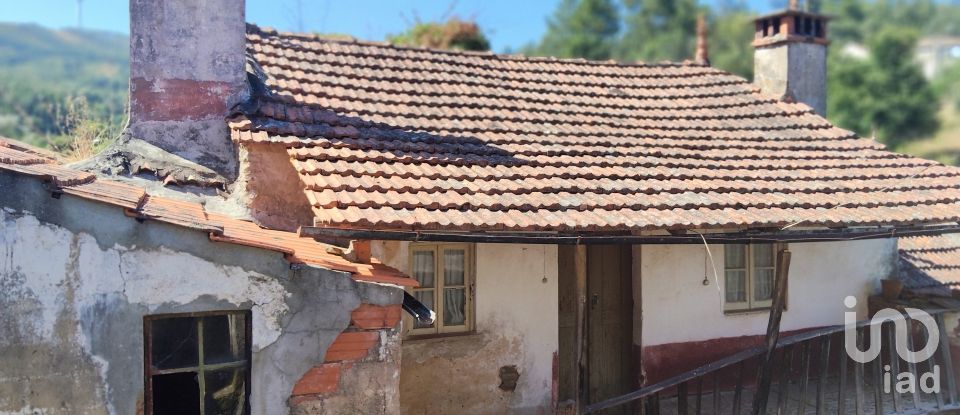 Casa de aldeia T2 em Castanheira de Pêra e Coentral de 98 m²