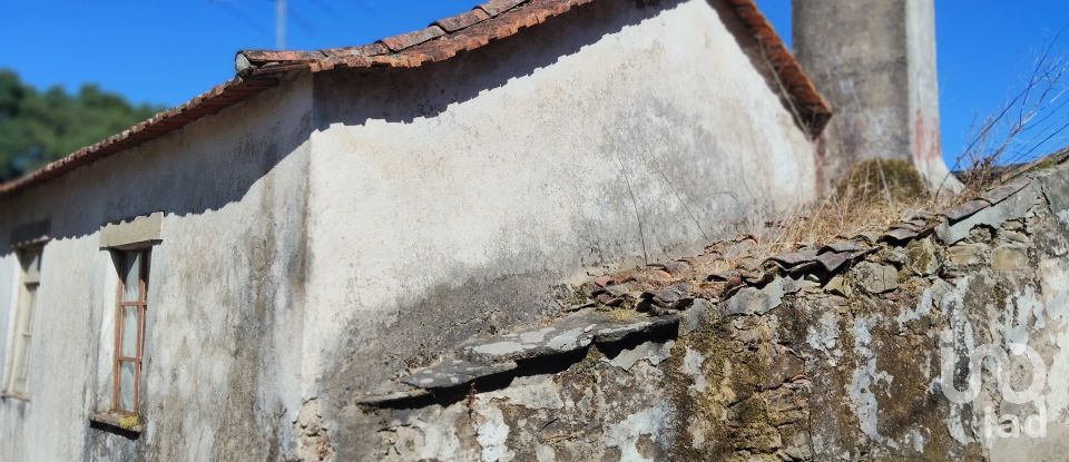 Casa de aldeia T2 em Castanheira de Pêra e Coentral de 98 m²
