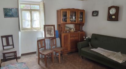 Maison de village T2 à Castanheira de Pêra e Coentral de 98 m²