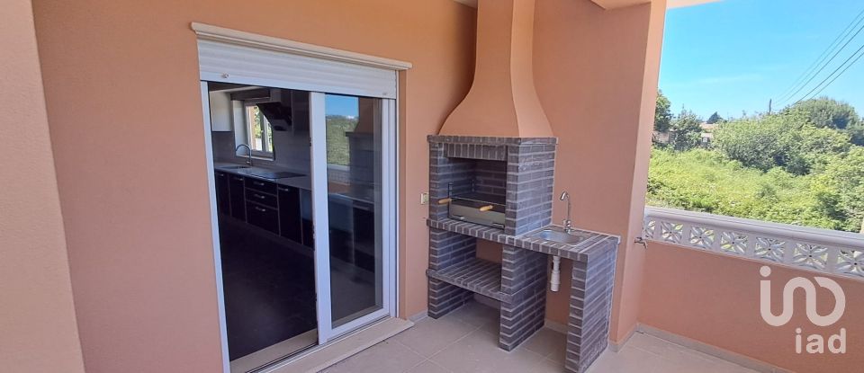 Casa T3 em Salir de Matos de 279 m²