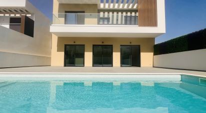 Maison T4 à Quarteira de 355 m²