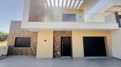 Maison T4 à Quarteira de 355 m²