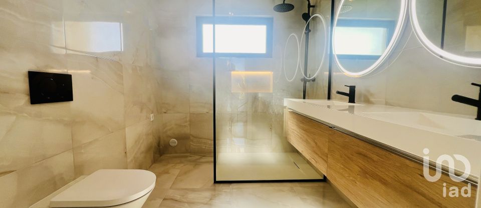 House T4 in Quarteira of 355 m²