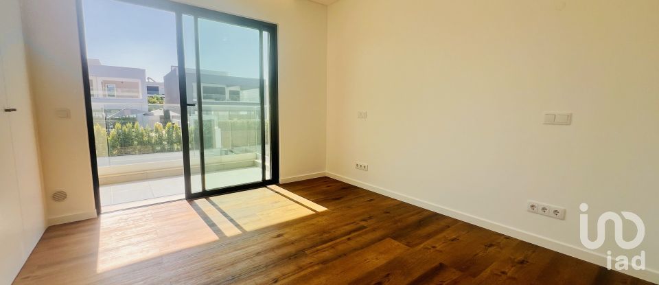 House T4 in Quarteira of 355 m²