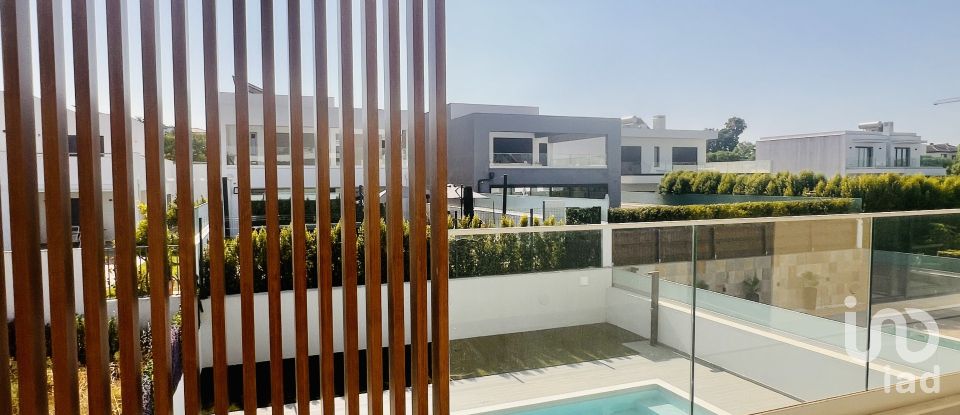 House T4 in Quarteira of 355 m²