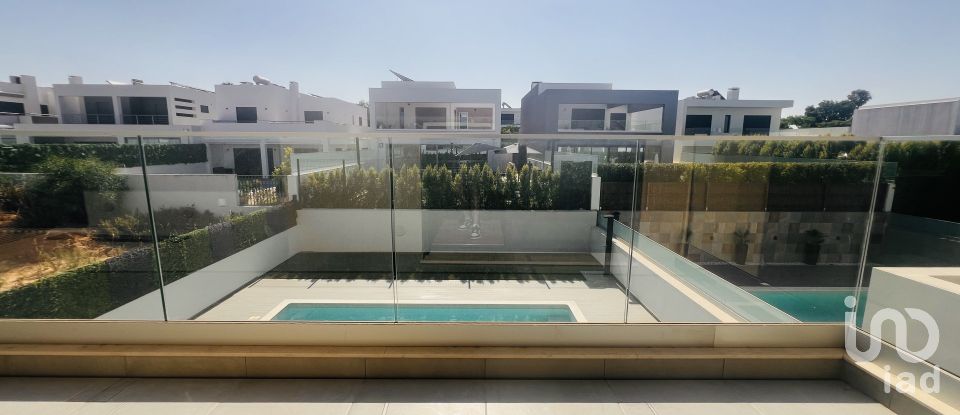 House T4 in Quarteira of 355 m²