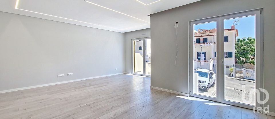 Maison T3 à Ericeira de 227 m²