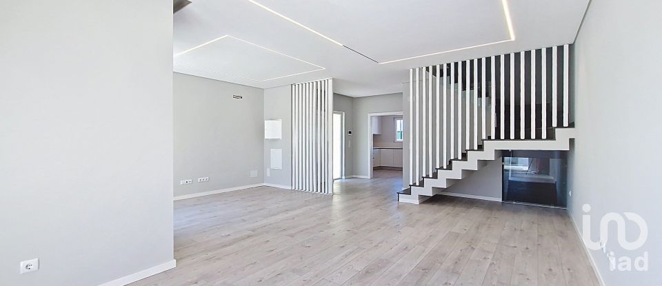 Maison T3 à Ericeira de 227 m²