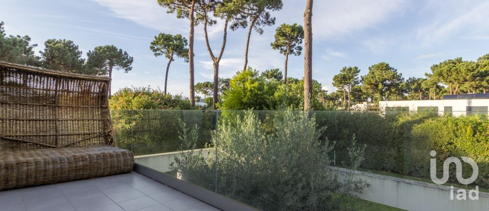 Moradia T3 em Charneca De Caparica E Sobreda de 220 m²