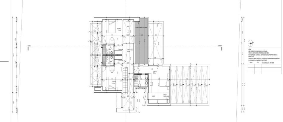 Moradia T3 em Charneca De Caparica E Sobreda de 220 m²