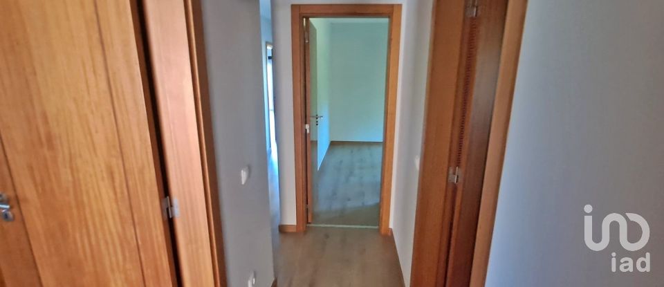 Casa T3 em Salir de Matos de 279 m²