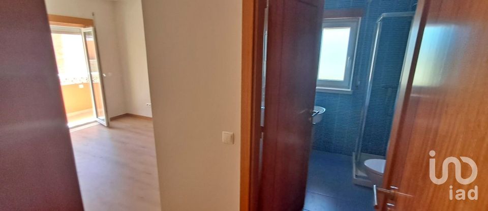 Casa T3 em Salir de Matos de 279 m²