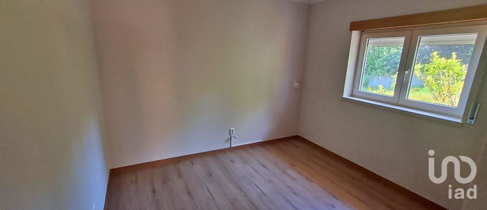 Casa T3 em Salir de Matos de 279 m²