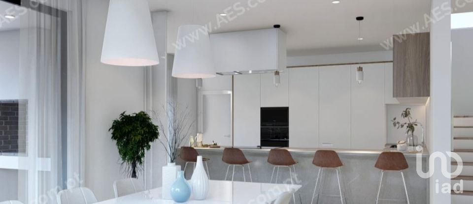 Moradia T4 em Amora de 126 m²