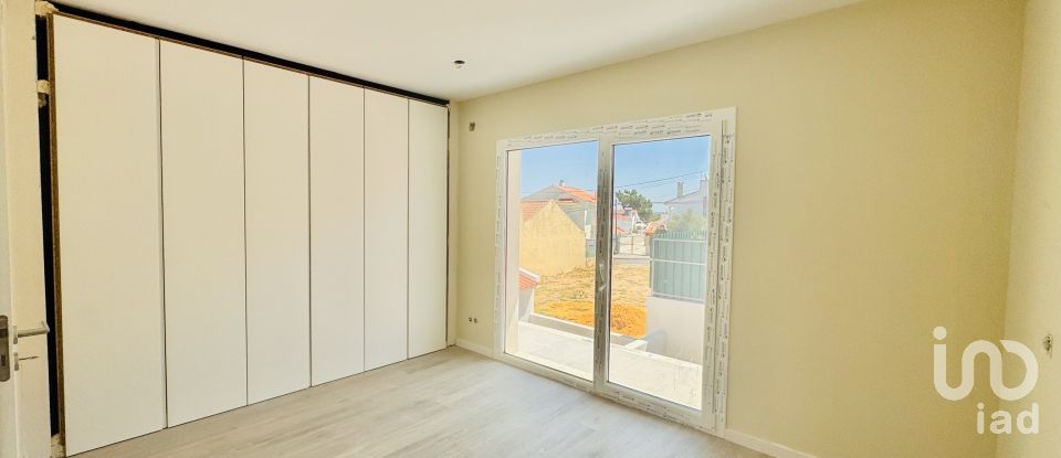 Moradia T3 em Quinta do Conde de 135 m²