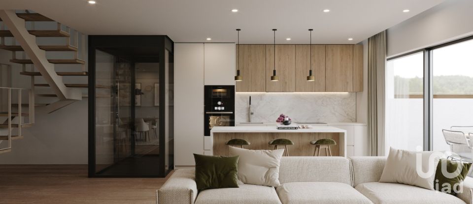 House T4 in Coronado (São Romão e São Mamede) of 265 m²