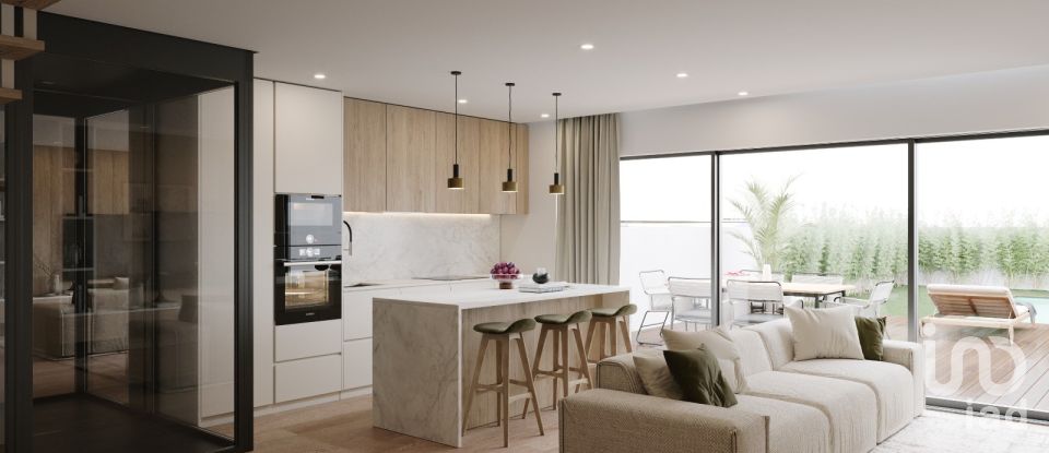 House T4 in Coronado (São Romão e São Mamede) of 265 m²