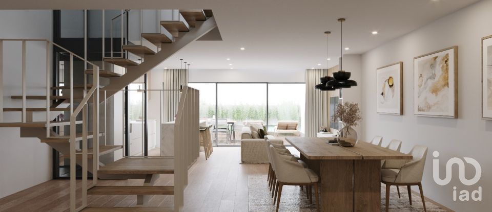 House T4 in Coronado (São Romão e São Mamede) of 265 m²