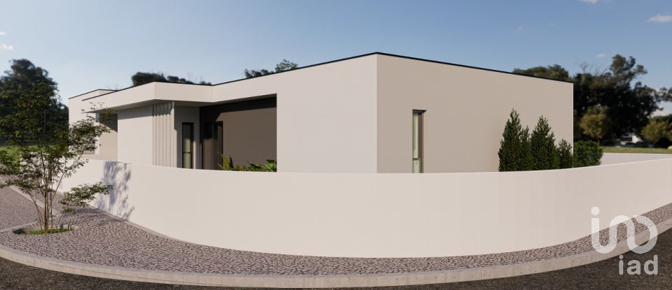 House T4 in Nadadouro of 230 m²