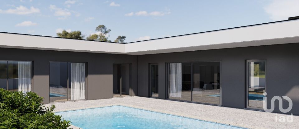 House T4 in Nadadouro of 230 m²