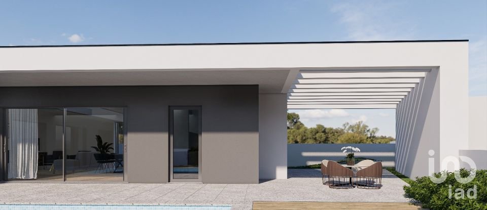 House T4 in Nadadouro of 230 m²