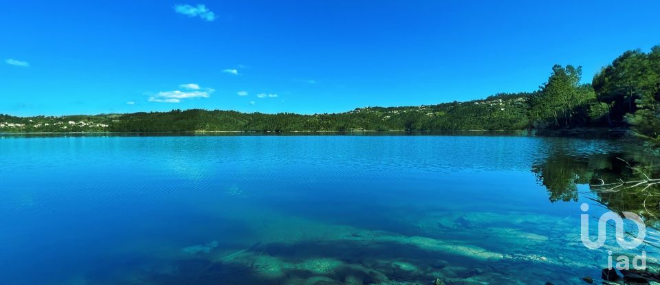 Terrain à bâtir à Serra e Junceira de 372 860 m²