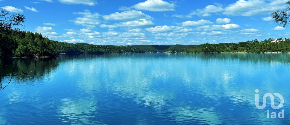 Terrain à bâtir à Serra e Junceira de 372 860 m²