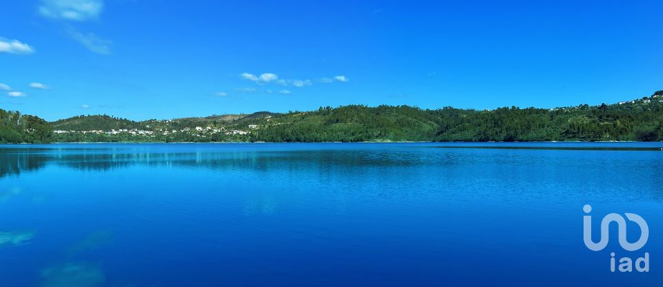 Terrain à bâtir à Serra e Junceira de 372 860 m²