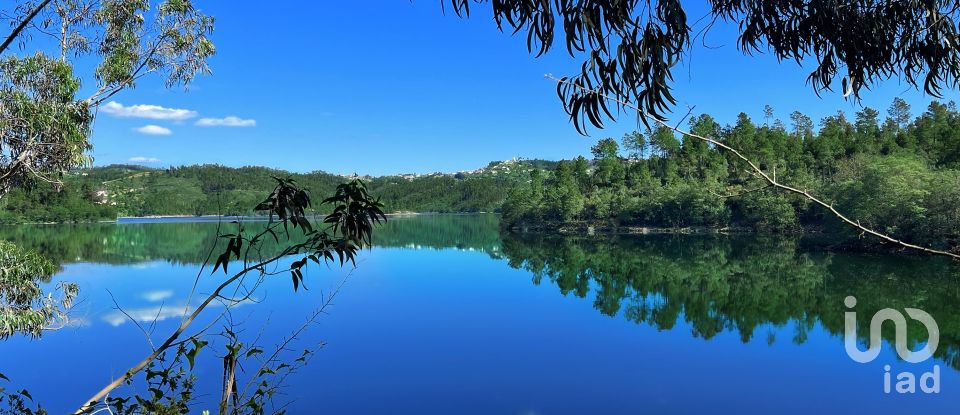 Terrain à bâtir à Serra e Junceira de 372 860 m²