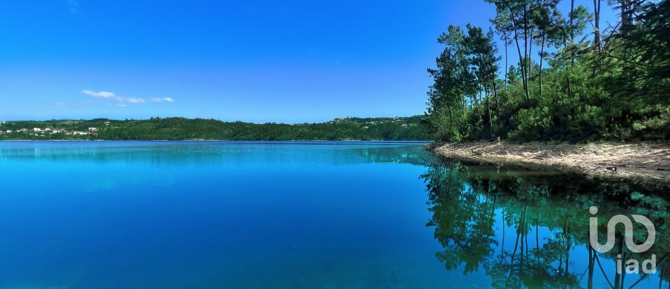 Terrain à bâtir à Serra e Junceira de 372 860 m²