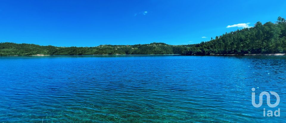 Terrain à bâtir à Serra e Junceira de 372 860 m²
