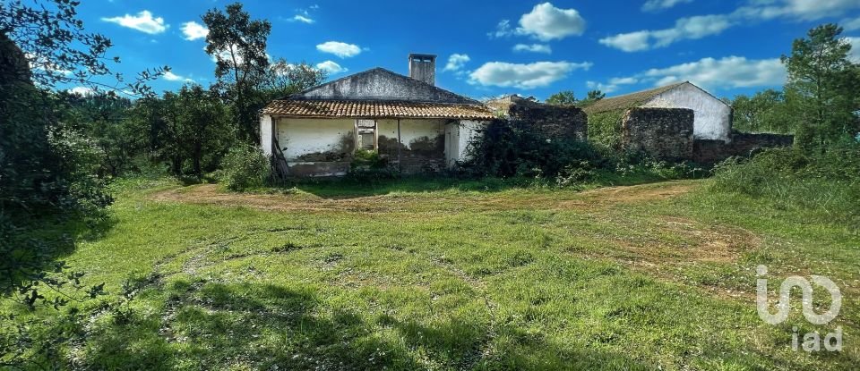 Terrain à bâtir à Serra e Junceira de 372 860 m²