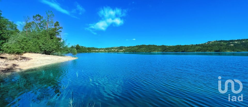 Terrain à bâtir à Serra e Junceira de 372 860 m²