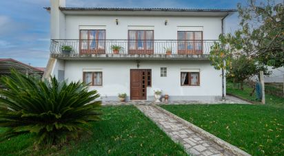 House T3 in São Pedro da Torre of 163 m²