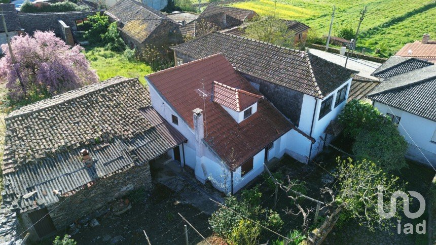 Country home T4 in Veiga de Lila of 461 m²