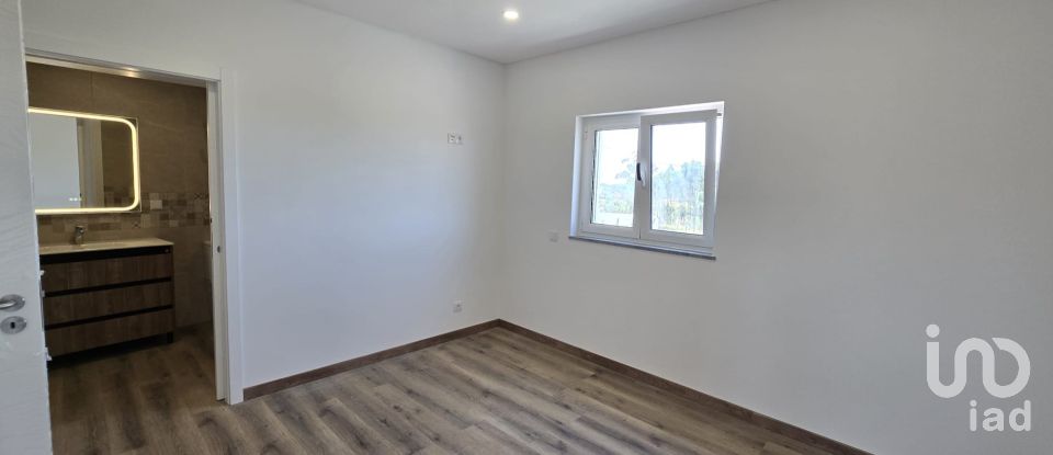 Village house T3 in Maxial e Monte Redondo of 210 m²