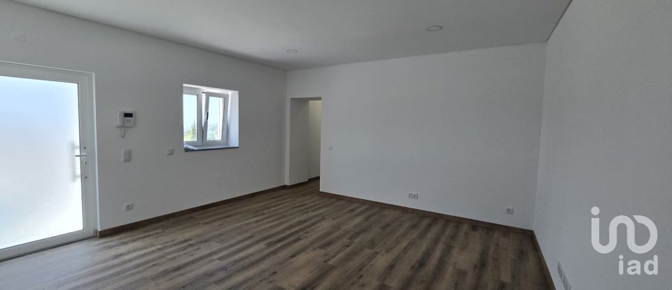 Village house T3 in Maxial e Monte Redondo of 210 m²