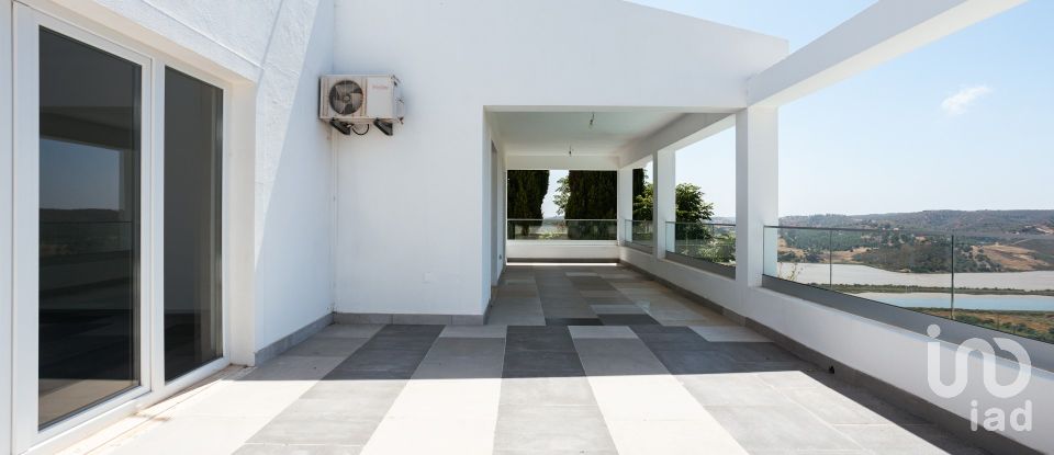 Maison T4 à Silves de 223 m²